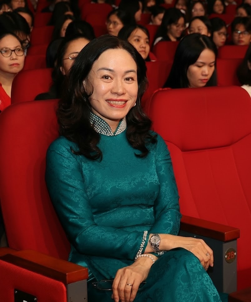 Giải Báo chí toàn quốc về phòng, chống HIV/AIDS: Tôn vinh những đóng góp thầm lặng, tiếp sức cho mục tiêu chấm dứt dịch vào năm 2030- Ảnh 2. Giải Báo chí toàn quốc về phòng, chống HIV/AIDS: Tôn vinh những đóng góp thầm lặng, tiếp sức cho mục tiêu chấm dứt dịch vào năm 2030- Ảnh 2.