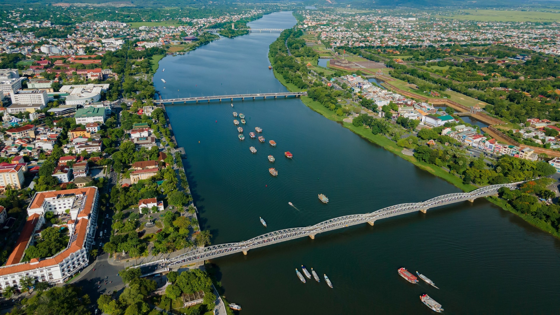 Các chỉ số về không khí, bụi mịn ở Huế đang thế nào?- Ảnh 2.