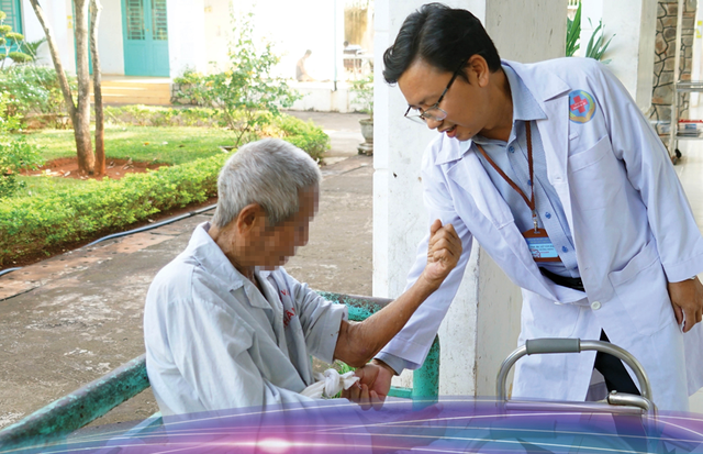 TPHCM khẩn trương hỗ trợ tiền ăn cho bệnh nhân phong, HIV, tâm thần- Ảnh 1. TPHCM khẩn trương hỗ trợ tiền ăn cho bệnh nhân phong, HIV, tâm thần- Ảnh 1.