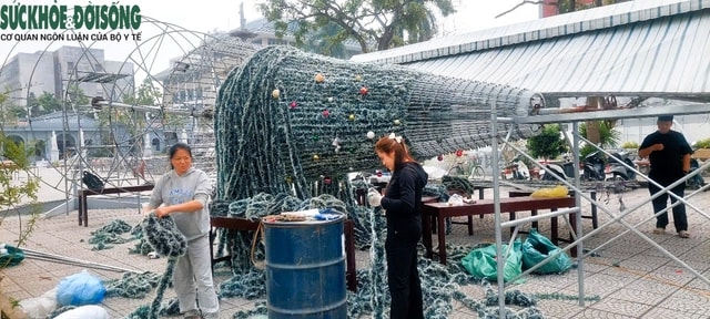 Thị trường mùa Noel giảm, nhiều hàng quán 'check-in' kích cầu- Ảnh 10.