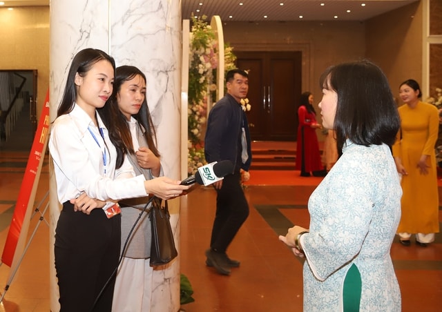 Đông đảo đại biểu dự Lễ tổng kết và trao giải 'Giải Báo chí phòng, chống HIV/AIDS'- Ảnh 6.