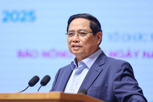 Đối thoại với nông dân 2025: Thủ tướng yêu cầu tháo gỡ điểm nghẽn, thúc đẩy chuyển đổi số nông nghiệp- Ảnh 1.