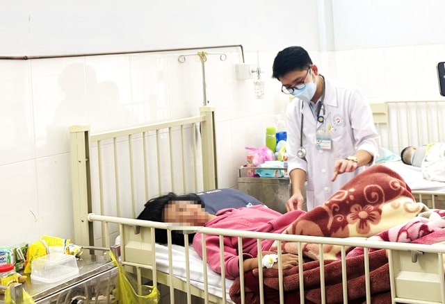 Hành trình tìm ra căn bệnh hiếm từ những bất thường nhỏ ở bé 12 tuổi- Ảnh 1.