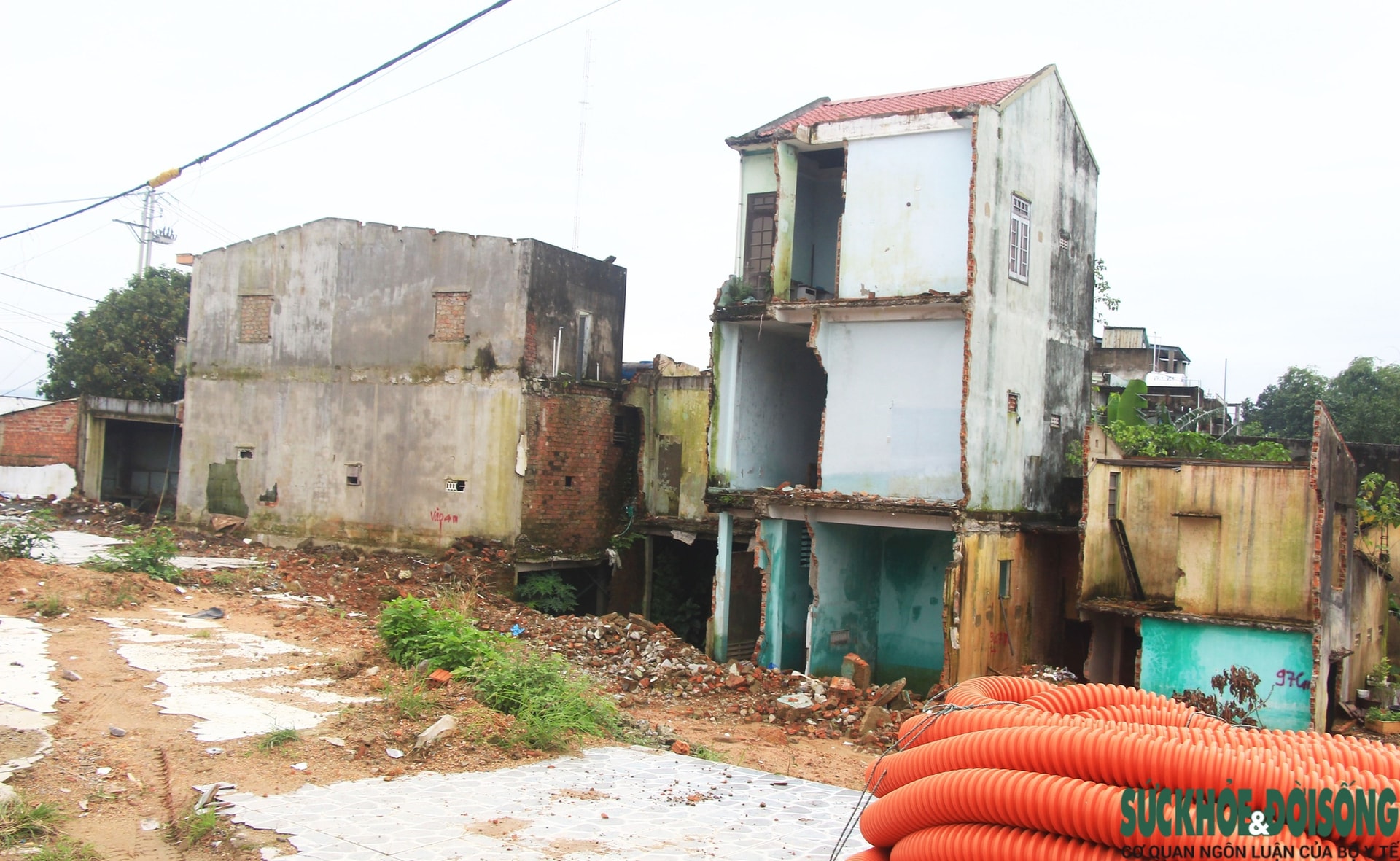 Cận cảnh Quốc lộ 14B xuống cấp nghiêm trọng giữa lúc dự án chậm tiến độ- Ảnh 8. Cận cảnh Quốc lộ 14B xuống cấp nghiêm trọng giữa lúc dự án chậm tiến độ- Ảnh 8.