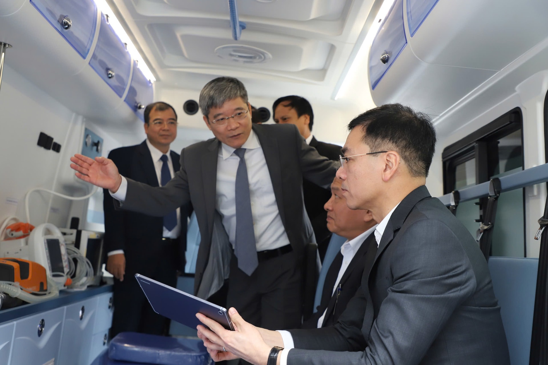 Thêm 15 'phòng cấp cứu di động' hiện đại để Hải Phòng cứu người bệnh trong thời gian vàng- Ảnh 2.