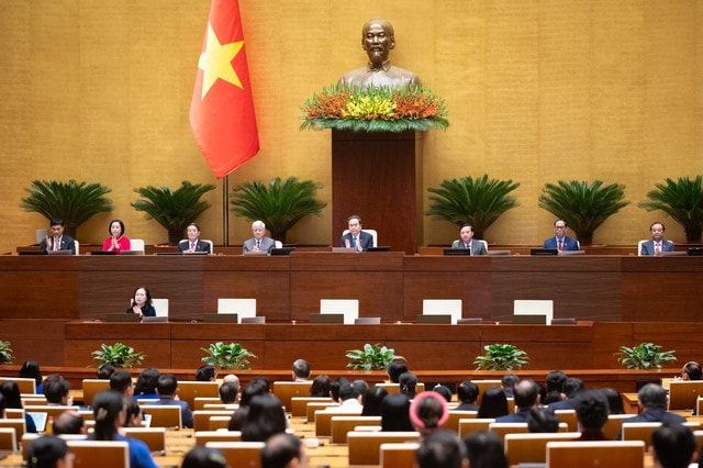 Quốc hội ghi nhận dấu ấn trong kiểm soát COVID-19 và hoàn thiện thể chế nhiệm kỳ 2021–2026- Ảnh 1. Quốc hội ghi nhận dấu ấn trong kiểm soát COVID-19 và hoàn thiện thể chế nhiệm kỳ 2021–2026- Ảnh 1.