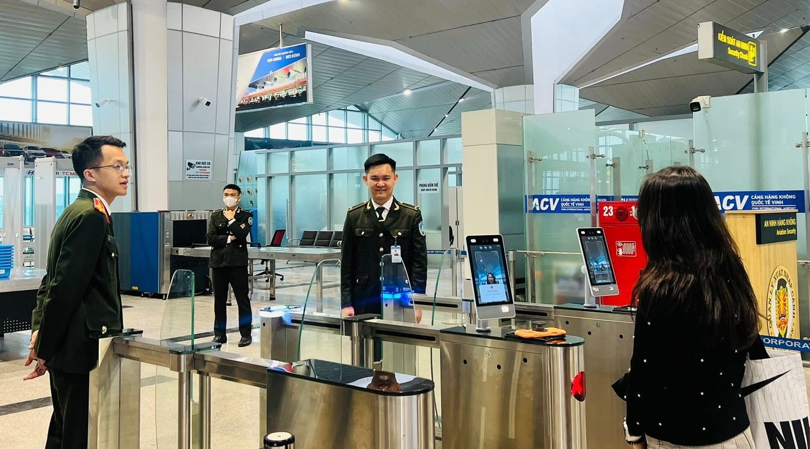 Sân bay Vinh mở cửa trở lại từ 19/12, triển khai nhận diện sinh trắc học hành khách- Ảnh 1. Sân bay Vinh mở cửa trở lại từ 19/12, triển khai nhận diện sinh trắc học hành khách- Ảnh 1.