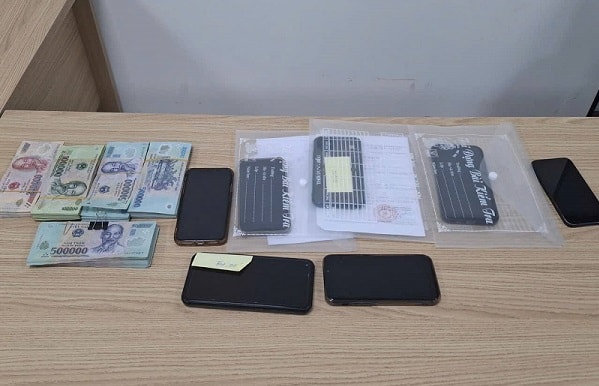 Triệt phá đường dây cá độ bóng đá hơn 400 tỷ đồng trên không gian mạng- Ảnh 2. Triệt phá đường dây cá độ bóng đá hơn 400 tỷ đồng trên không gian mạng- Ảnh 2.