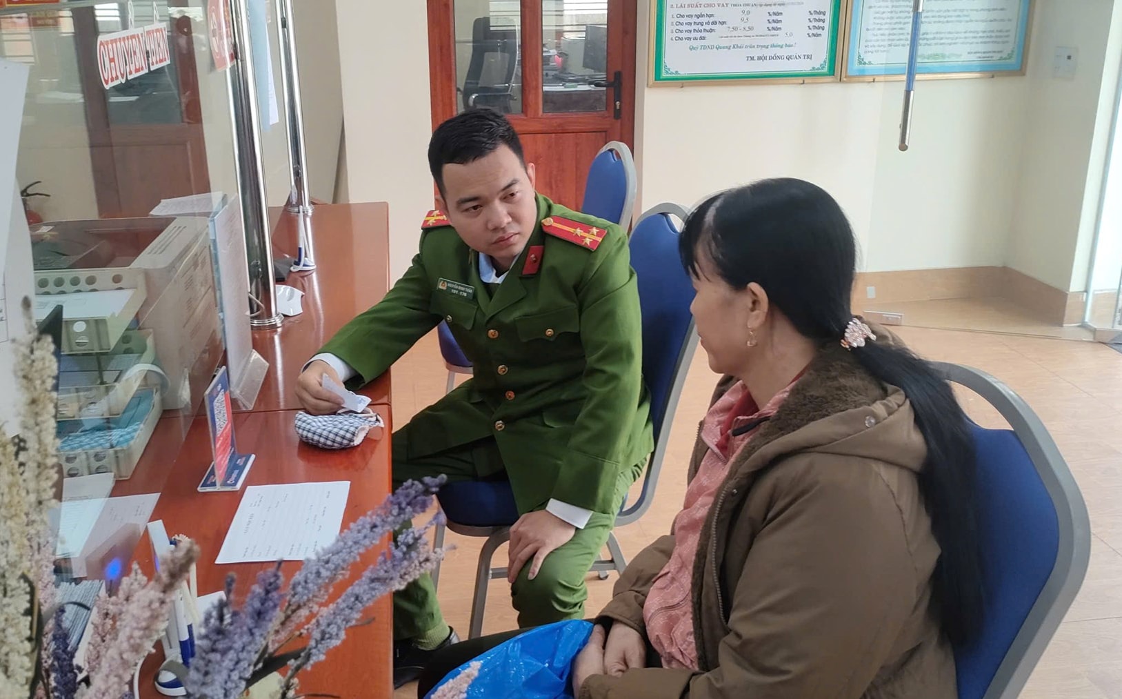 Người phụ nữ Hải Phòng suýt mất gần 200 triệu đồng vì chiêu trò 'giải ngân' - Ảnh 1. Người phụ nữ Hải Phòng suýt mất gần 200 triệu đồng vì chiêu trò 'giải ngân' - Ảnh 1.