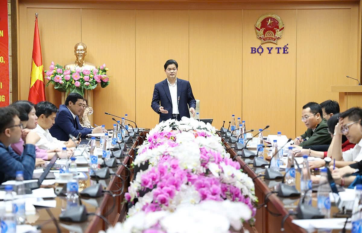 Hoàn thiện hệ thống chính sách, pháp luật về BHYT đáp ứng mục tiêu bao phủ BHYT toàn dân- Ảnh 2. Hoàn thiện hệ thống chính sách, pháp luật về BHYT đáp ứng mục tiêu bao phủ BHYT toàn dân- Ảnh 2.