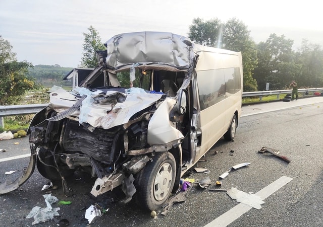 Khởi tố vụ tai nạn trên cao tốc Đà Nẵng - Quảng Ngãi làm 4 người tử vong- Ảnh 1. Khởi tố vụ tai nạn trên cao tốc Đà Nẵng - Quảng Ngãi làm 4 người tử vong- Ảnh 1.