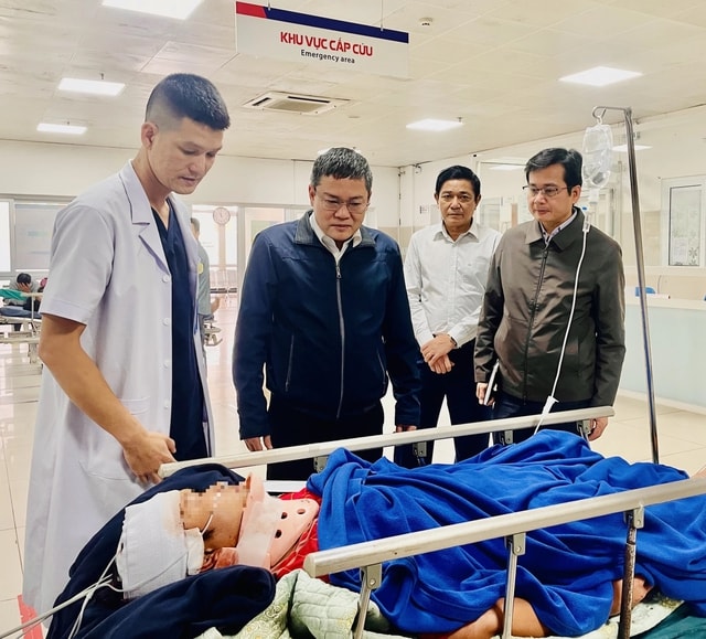 Khởi tố vụ tai nạn trên cao tốc khiến 6 người thương vong- Ảnh 2. Khởi tố vụ tai nạn trên cao tốc khiến 6 người thương vong- Ảnh 2.