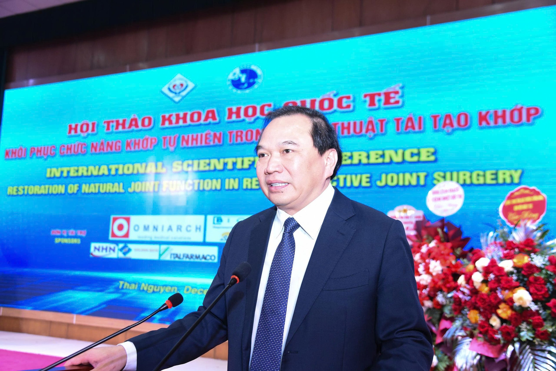 Đối tượng phải thay khớp ngày càng trẻ hóa, đặc biệt là nam giới- Ảnh 1. Đối tượng phải thay khớp ngày càng trẻ hóa, đặc biệt là nam giới- Ảnh 1.