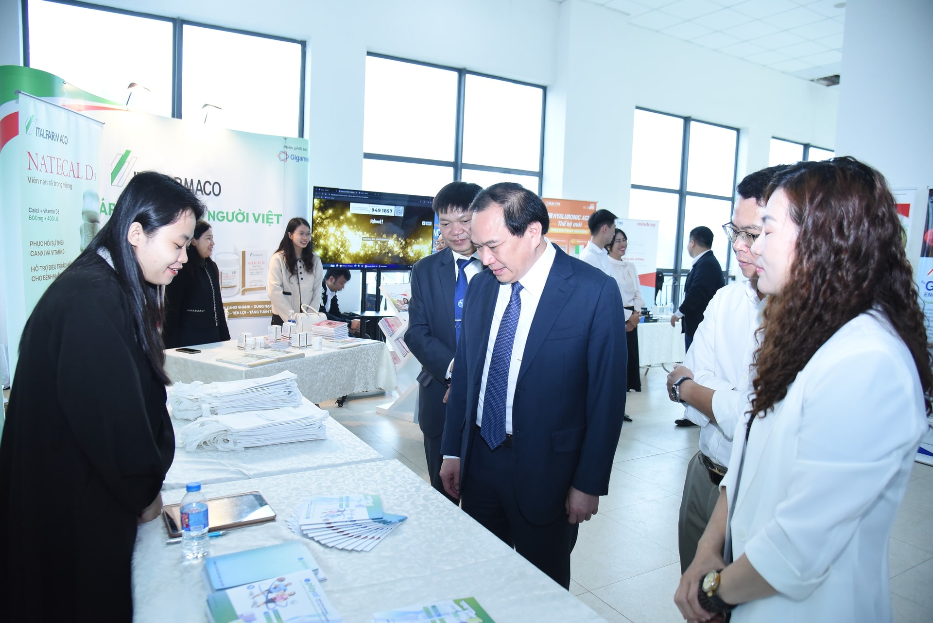 Đối tượng phải thay khớp ngày càng trẻ hóa, đặc biệt là nam giới- Ảnh 4. Đối tượng phải thay khớp ngày càng trẻ hóa, đặc biệt là nam giới- Ảnh 4.