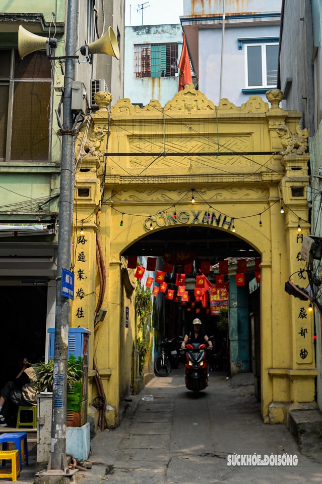 Những cổng làng rêu phong giữa phố thị- Ảnh 6.