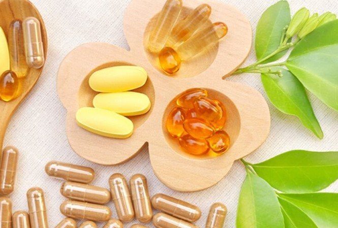 Tổn thương thận âm thầm từ thực phẩm chức năng và vitamin ‘tốt cho sức khỏe’- Ảnh 2.