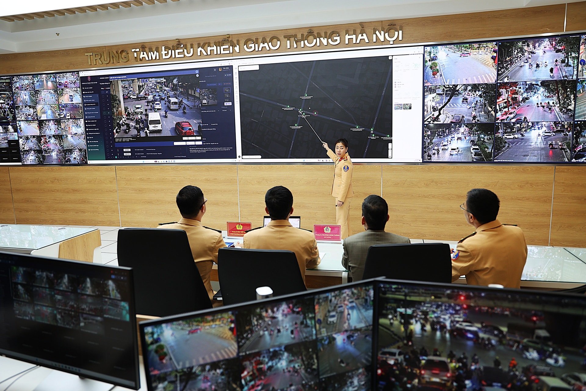 Camera AI ngoài phát hiện vi phạm giao thông, còn làm được gì?- Ảnh 2.