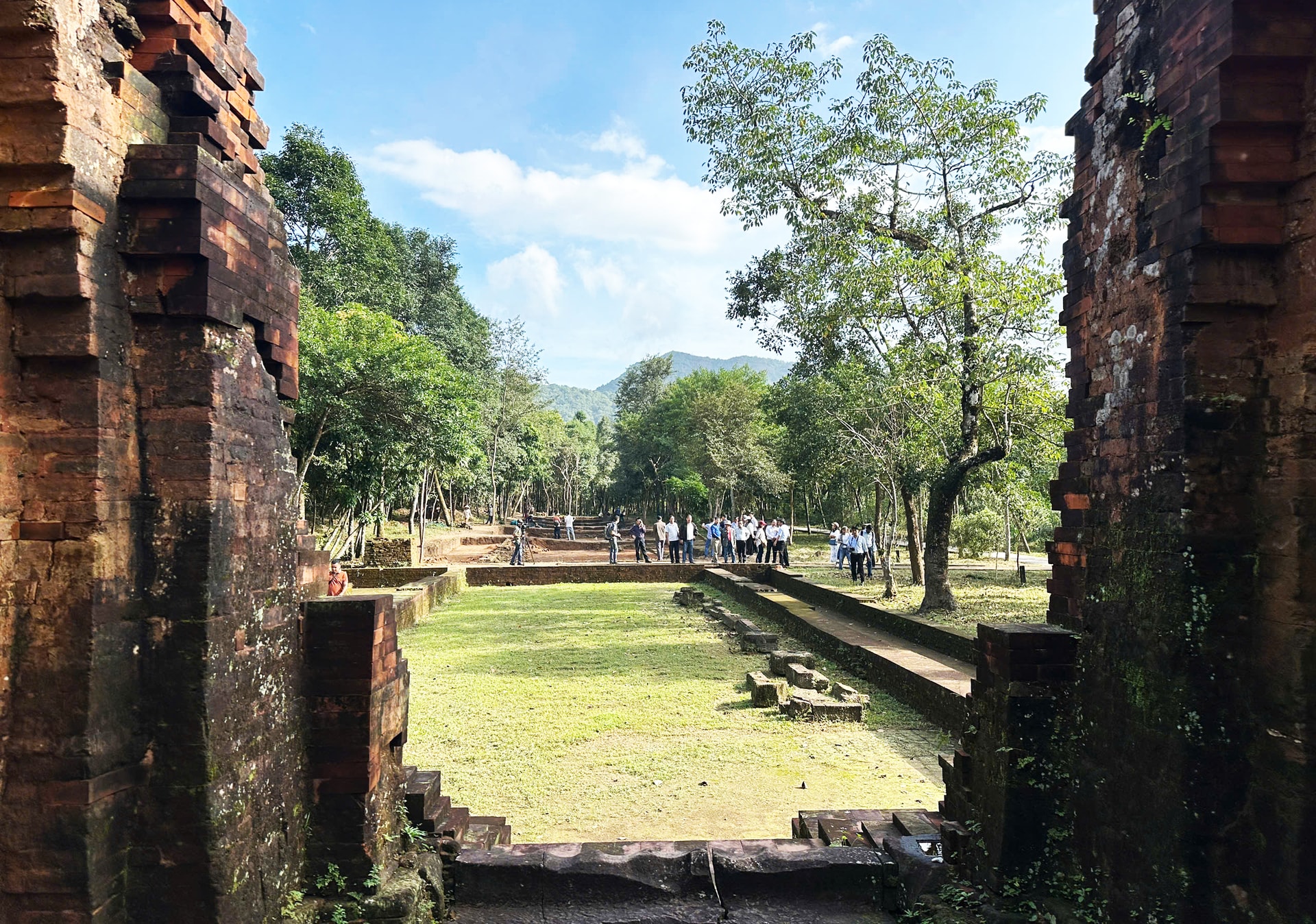 Cận cảnh con đường thiêng bí ẩn ở Thánh địa Mỹ Sơn- Ảnh 4.