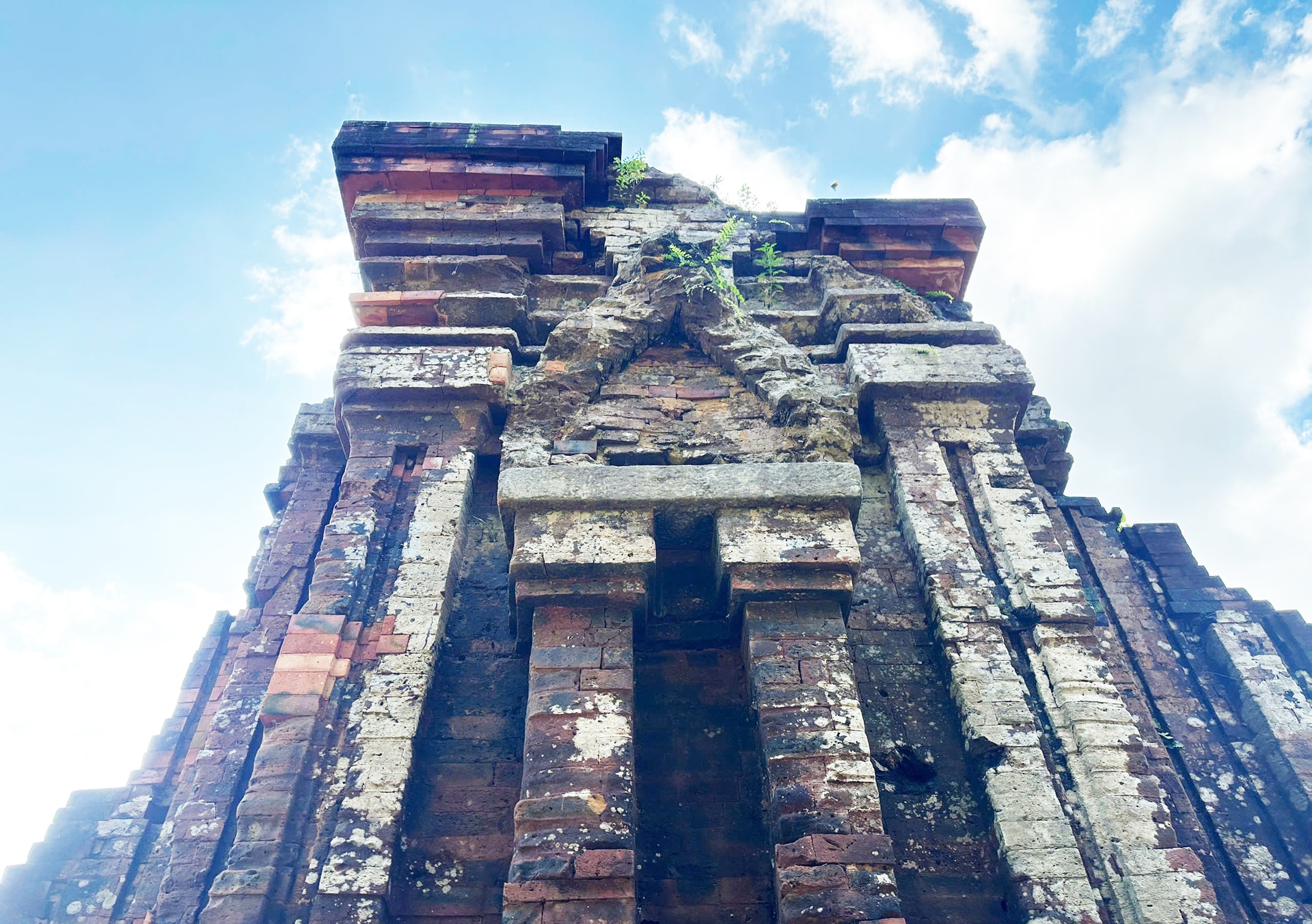 Cận cảnh con đường thiêng bí ẩn ở Thánh địa Mỹ Sơn- Ảnh 9.