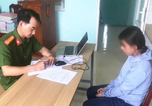 Xách ngược chân trẻ đánh dã man, chủ nhóm trẻ 'Con cưng' lĩnh 9 tháng tù- Ảnh 1.