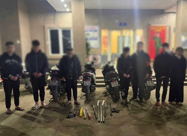 Phát hiện nhóm thanh niên cất giấu súng giữa khu dân cư ở Hà Nội- Ảnh 1. Phát hiện nhóm thanh niên cất giấu súng giữa khu dân cư ở Hà Nội- Ảnh 1.