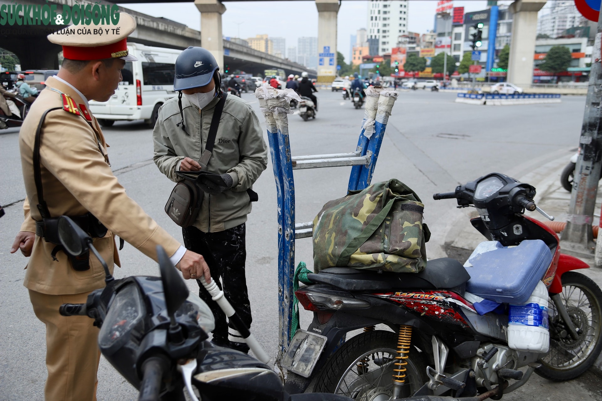 CSGT xử lý các vi phạm 'gây khó' cho hệ thống camera AI- Ảnh 4.