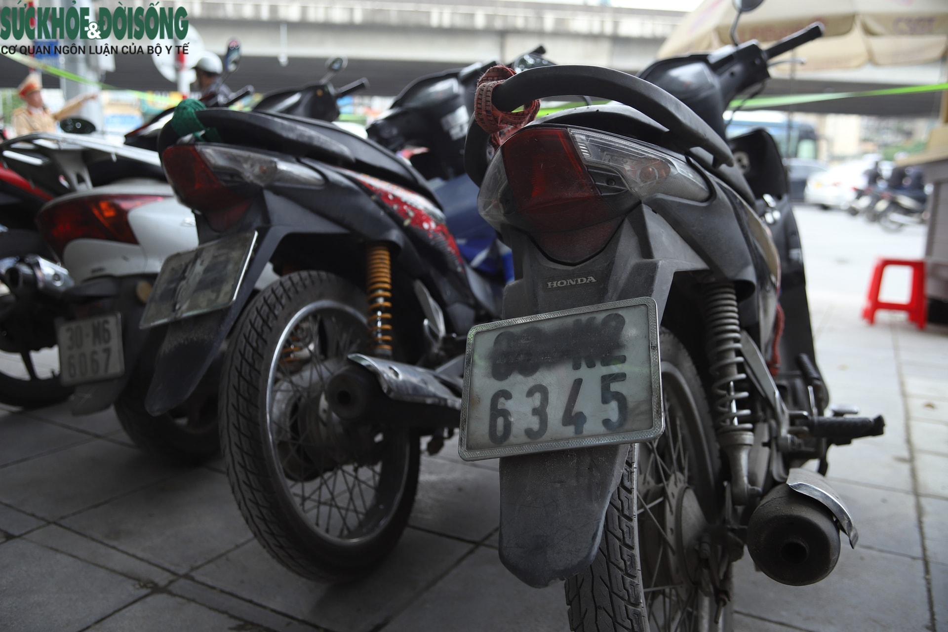 CSGT xử lý các vi phạm 'gây khó' cho hệ thống camera AI- Ảnh 5.