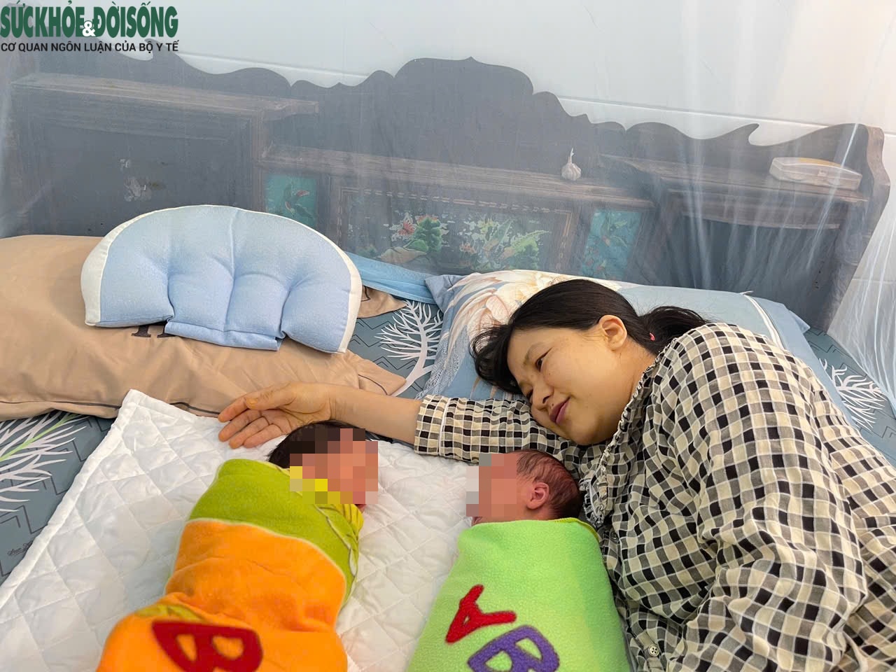 Hành trình cùng người mẹ mang song thai dọa sinh non đón hai 'thiên thần' chào đời- Ảnh 1. Hành trình cùng người mẹ mang song thai dọa sinh non đón hai 'thiên thần' chào đời- Ảnh 1.