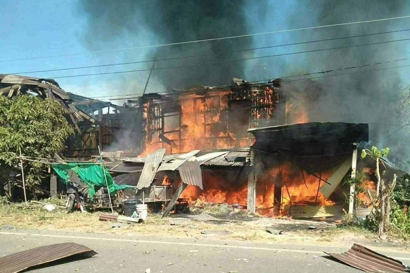 Khuyến cáo đối với công dân Việt Nam do xung đột vũ trang tại biên giới Campuchia - Thái Lan- Ảnh 1. Khuyến cáo đối với công dân Việt Nam do xung đột vũ trang tại biên giới Campuchia - Thái Lan- Ảnh 1.