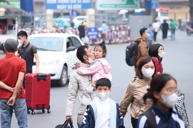 Tăng giá vé, vi phạm vận tải dịp Tết: Người dân Hà Nội gọi ngay các số này- Ảnh 2.