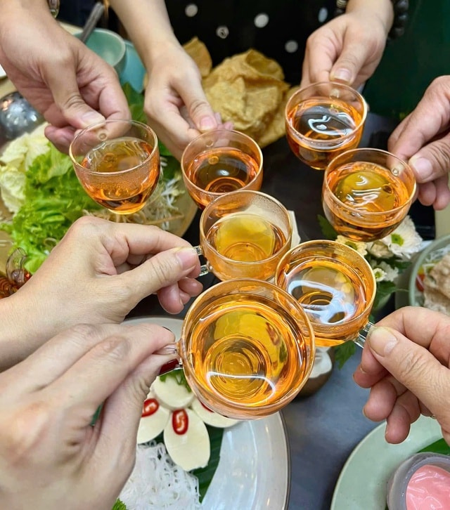 Lôi kéo, xúi giục người khác uống rượu bia có thể bị phạt tiền- Ảnh 1.