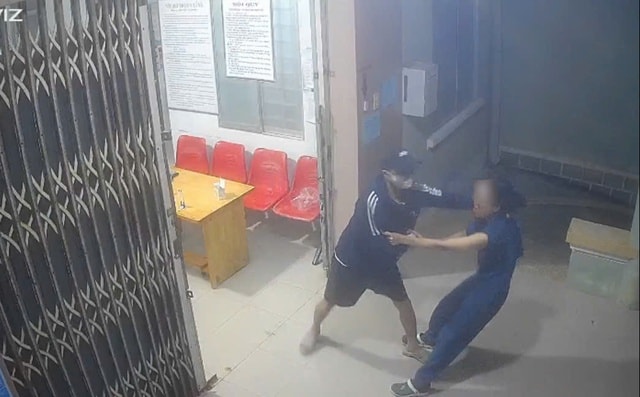 Truy tìm đối tượng khống chế nhân viên y tế, ép chuyển tiền vào tài khoản- Ảnh 1.