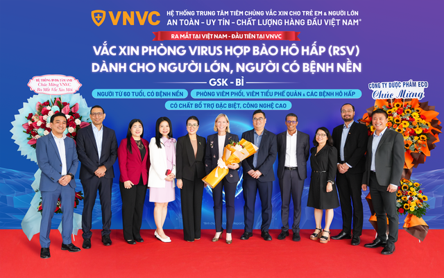 Người lớn, bệnh nền có thêm vắc xin phòng viêm phổi biến chứng nặng và nguy cơ đột quỵ do RSV- Ảnh 1.