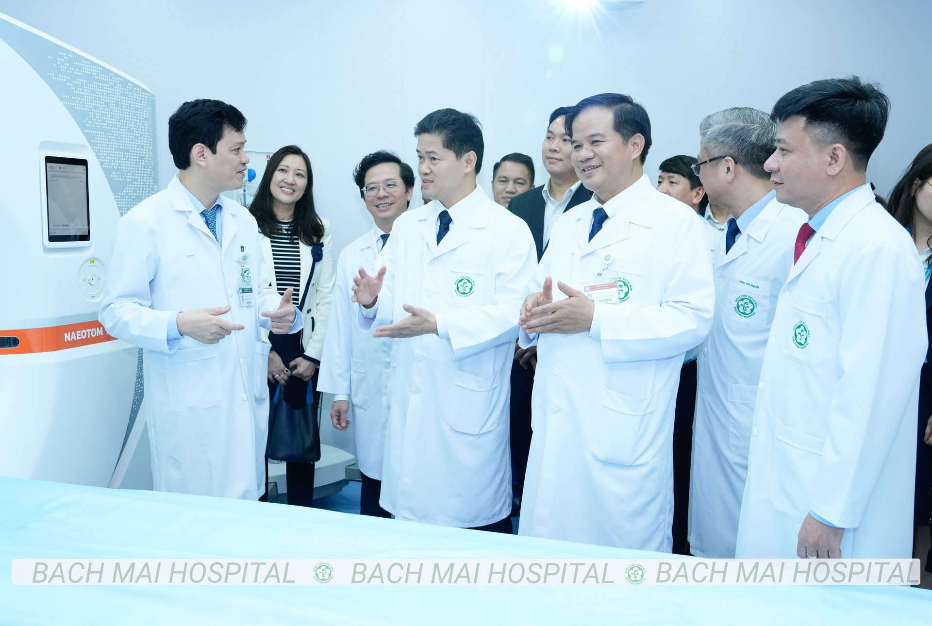 Mở ra cơ hội để người dân tiếp cận sớm, công bằng các dịch vụ y tế kỹ thuật cao ngay tại Việt Nam- Ảnh 2. Mở ra cơ hội để người dân tiếp cận sớm, công bằng các dịch vụ y tế kỹ thuật cao ngay tại Việt Nam- Ảnh 2.