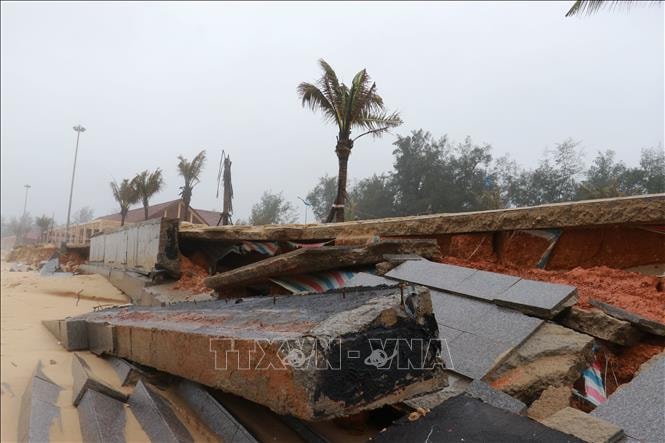 Quảng Trị: Bờ kè bãi tắm cộng đồng Trung Giang sạt lở nghiêm trọng- Ảnh 4.