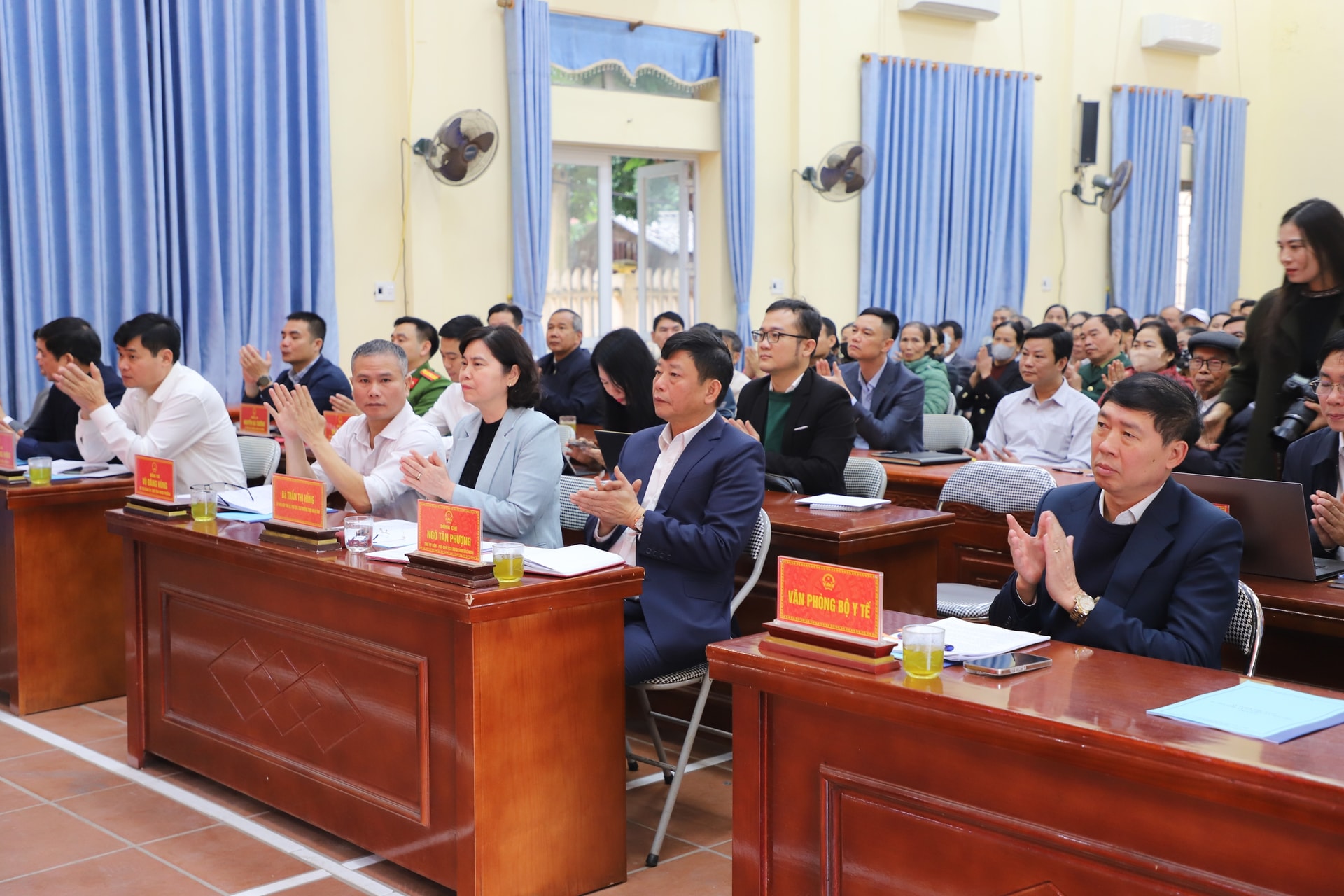 Bộ trưởng Bộ Y tế Đào Hồng Lan cùng đoàn ĐBQH Bắc Ninh tiếp xúc cử tri phường Ninh Xá- Ảnh 3.