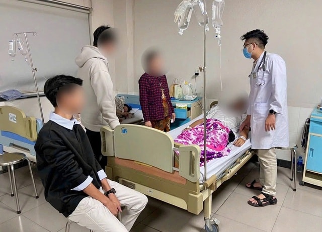 Bộ Y tế đề nghị làm rõ vụ nghi ngộ độc khi ăn bánh mì ở Lâm Đồng- Ảnh 1.