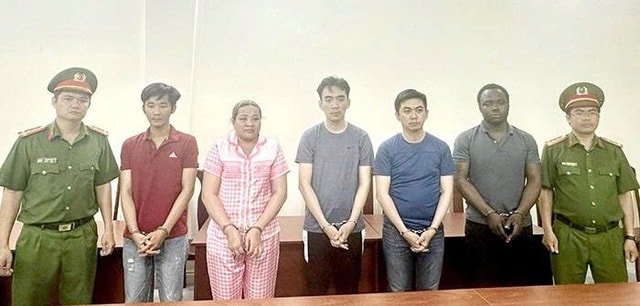 TPHCM: Truy tố đường dây rửa hàng chục nghìn tỷ đồng xuyên quốc gia - Ảnh 3. TPHCM: Truy tố đường dây rửa hàng chục nghìn tỷ đồng xuyên quốc gia - Ảnh 3.