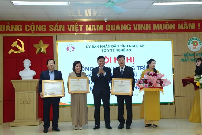 Nghệ An chuyển trọng tâm phòng chống mù lòa sang quản lý bệnh mạn tính, ứng dụng mạnh AI- Ảnh 5.