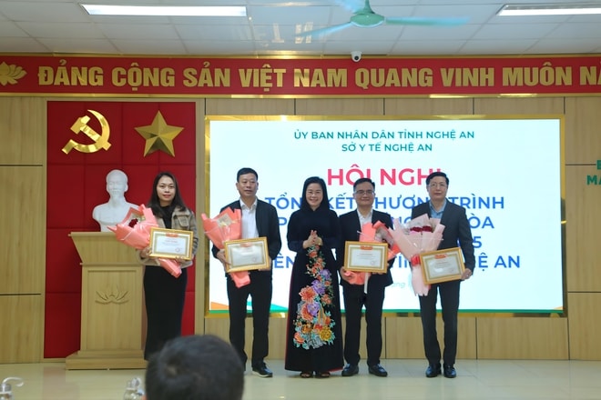 Nghệ An chuyển trọng tâm phòng chống mù lòa sang quản lý bệnh mạn tính, ứng dụng mạnh AI- Ảnh 6.
