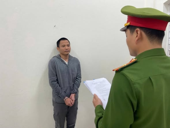 Khởi tố thêm bị can trong vụ án đưa trái phép thông tin mạng máy tính, mạng viễn thông tại Đà Nẵng- Ảnh 1.