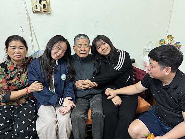 ‘Truy vết’ xuyên đêm bằng camera AI, kịp thời cứu cụ ông đi lạc bị hạ đường huyết- Ảnh 3. ‘Truy vết’ xuyên đêm bằng camera AI, kịp thời cứu cụ ông đi lạc bị hạ đường huyết- Ảnh 3.