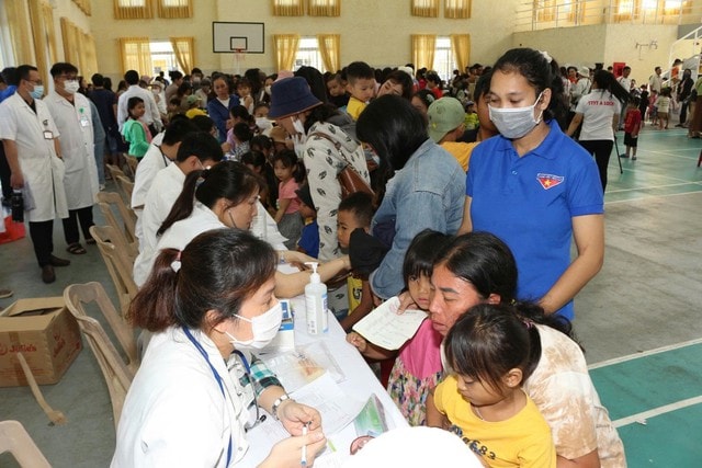TP Huế: Đảm bảo mọi người dân được tiếp cận dịch vụ y tế cơ bản, góp phần giảm nghèo bền vững- Ảnh 1.
