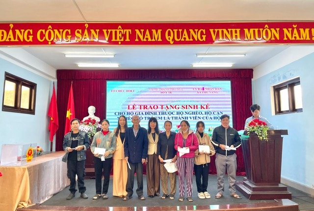 TP Huế: Đảm bảo mọi người dân được tiếp cận dịch vụ y tế cơ bản, góp phần giảm nghèo bền vững- Ảnh 2.