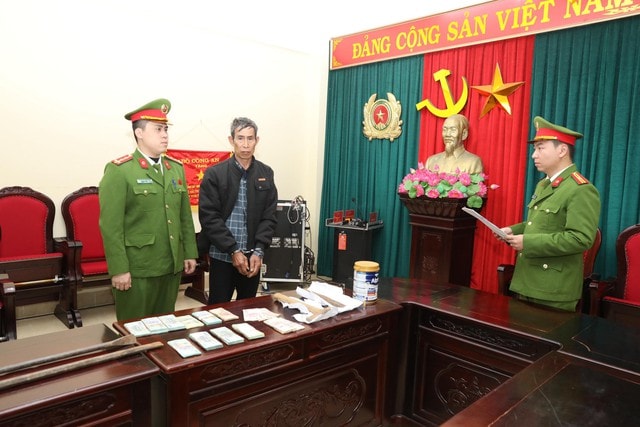 Đột nhập nhà người cùng bản, phá két sắt trộm tiền rồi đem giấu ở chuồng dê, cột nhà- Ảnh 2.