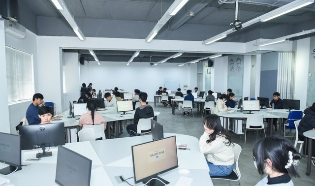 Thi đánh giá tư duy từ lớp 10,11 – xu hướng mới trong hành trình ‘tìm vé’ vào đại học- Ảnh 1. Thi đánh giá tư duy từ lớp 10,11 – xu hướng mới trong hành trình ‘tìm vé’ vào đại học- Ảnh 1.