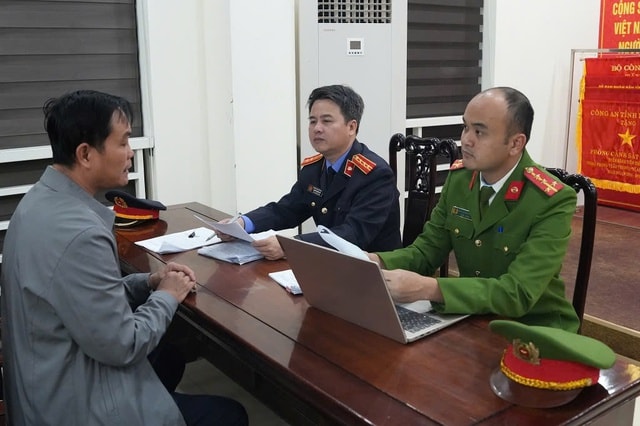 Mua bán hóa đơn che giấu nguồn gốc khoáng sản khai thác vượt phép, 6 bị can bị khởi tố- Ảnh 1.