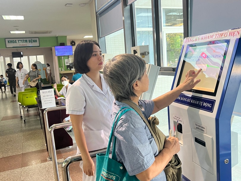 Đẩy mạnh chuyển đổi số, ứng dụng AI, hướng đến xây dựng bệnh viện thông minh tại Hà Nội- Ảnh 4. Đẩy mạnh chuyển đổi số, ứng dụng AI, hướng đến xây dựng bệnh viện thông minh tại Hà Nội- Ảnh 4.