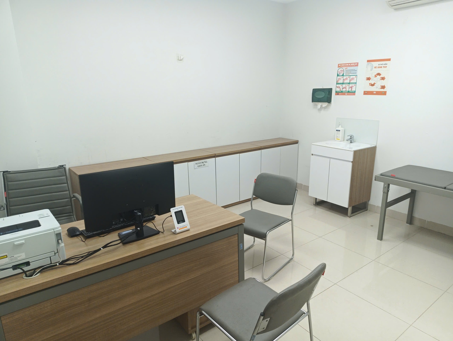 Đến Ninh Bình khám bác sĩ Bạch Mai, Việt Đức (P2): Nhân lực chất lượng cao- Ảnh 5.