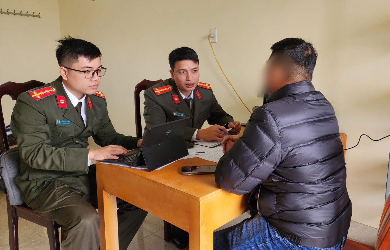 Đăng tải clip mê tín dị đoan lên Facebook nhằm trục lợi, nam thanh niên bị xử phạt - Ảnh 1. Đăng tải clip mê tín dị đoan lên Facebook nhằm trục lợi, nam thanh niên bị xử phạt - Ảnh 1.